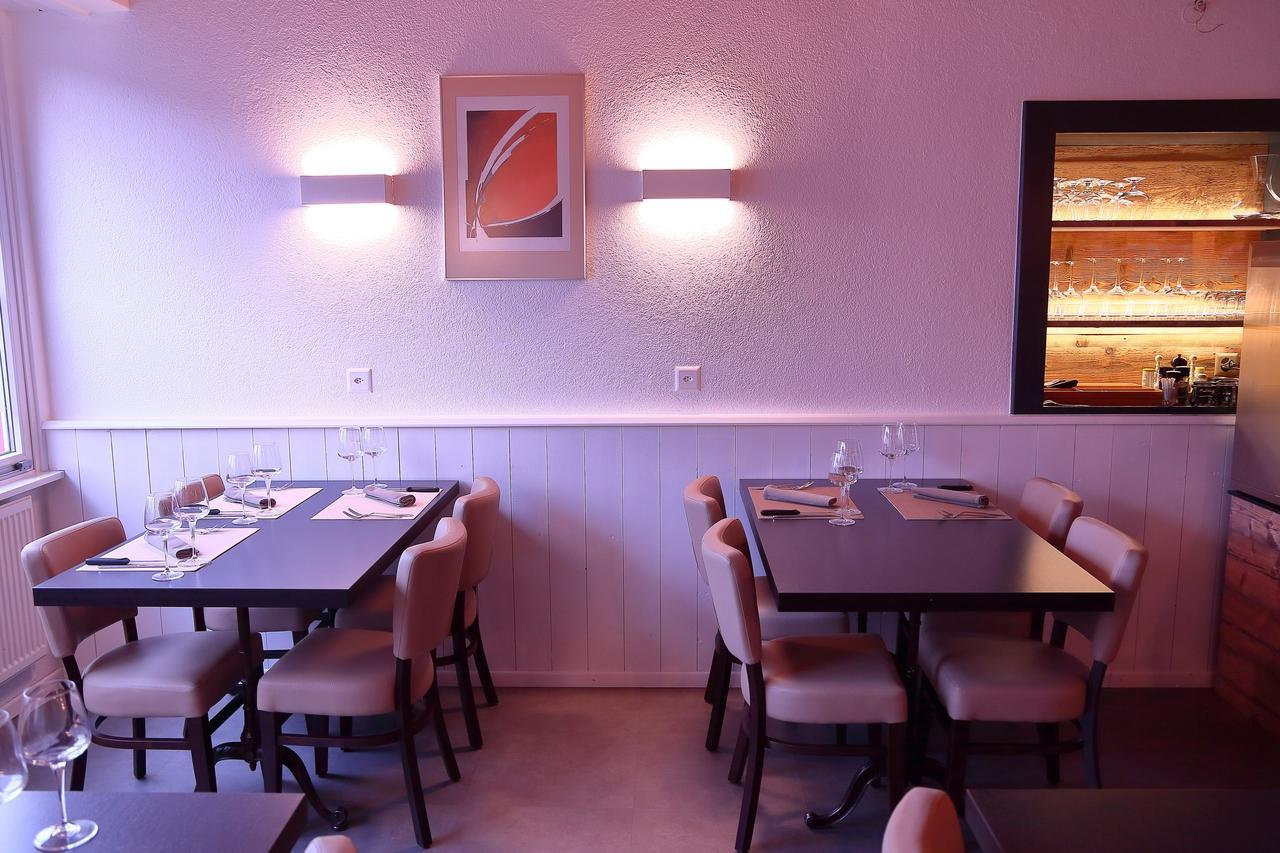 Hotel-Rotisserie La Tour Rouge Delémont Eksteriør billede